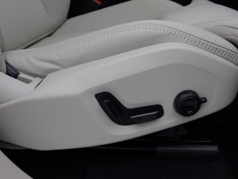 2026 (26) VOLVO XC90 2.0 B5P [250] Ultra Dark 5dr AWD Geartronic 5172439