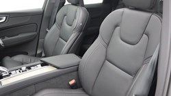 2026 (26) VOLVO XC60 2.0 B5P Ultra Dark 5dr AWD Geartronic 5436156