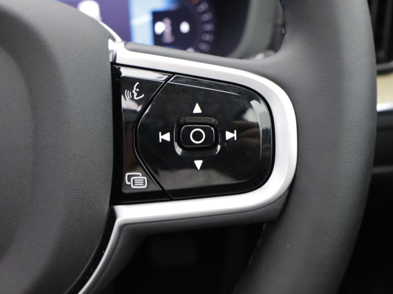 2026 (26) VOLVO XC60 2.0 B5P Ultra Dark 5dr AWD Geartronic 5436169