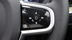 2026 (26) VOLVO XC60 2.0 B5P Ultra Dark 5dr AWD Geartronic 5436169