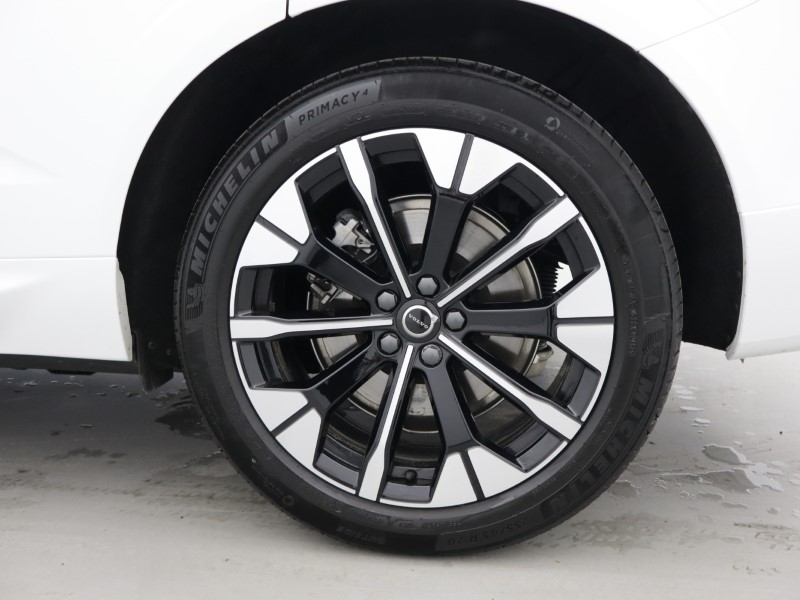 2026 (26) VOLVO XC60 2.0 B5P Ultra Dark 5dr AWD Geartronic 5436142