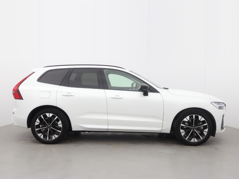 2026 (26) VOLVO XC60 2.0 B5P Ultra Dark 5dr AWD Geartronic 5436125