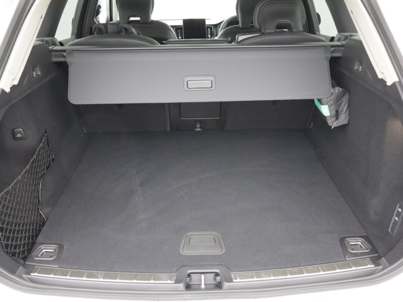2026 (26) VOLVO XC60 2.0 B5P Ultra Dark 5dr AWD Geartronic 5436138