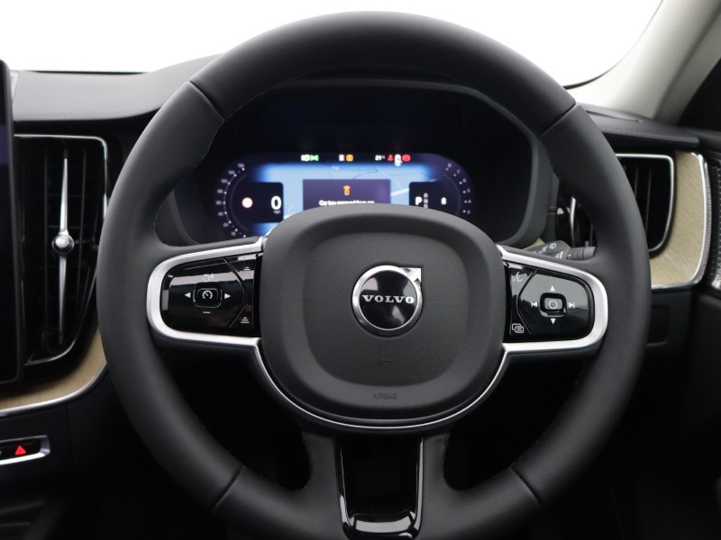 2026 (26) VOLVO XC60 2.0 B5P Ultra Dark 5dr AWD Geartronic 5436167