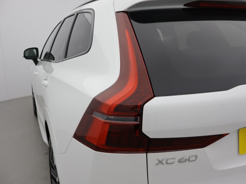 2026 (26) VOLVO XC60 2.0 B5P Ultra Dark 5dr AWD Geartronic 5436135
