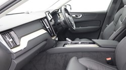 2026 (26) VOLVO XC60 2.0 B5P Ultra Dark 5dr AWD Geartronic 5436144