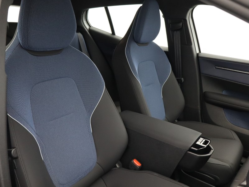 2024 (74) VOLVO EX30 200kW SM Extended Range Plus 69kWh 5dr Auto 5174513