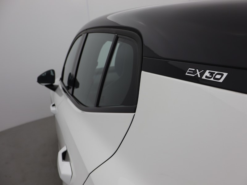 2024 (74) VOLVO EX30 200kW SM Extended Range Plus 69kWh 5dr Auto 5174476