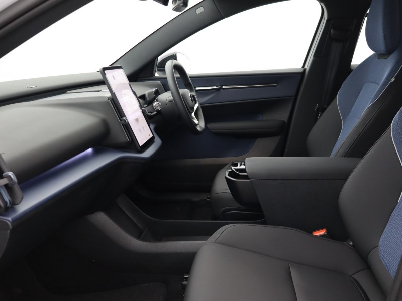 2024 (74) VOLVO EX30 200kW SM Extended Range Plus 69kWh 5dr Auto 5174519