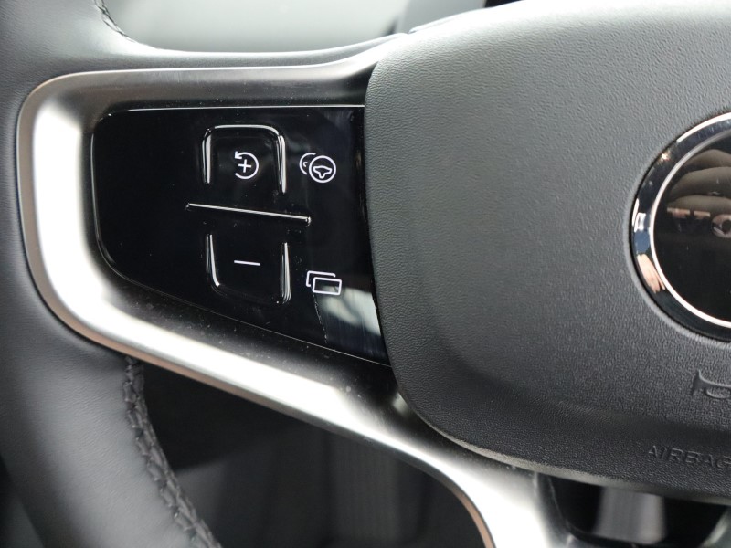 2024 (74) VOLVO EX30 200kW SM Extended Range Plus 69kWh 5dr Auto 5174497