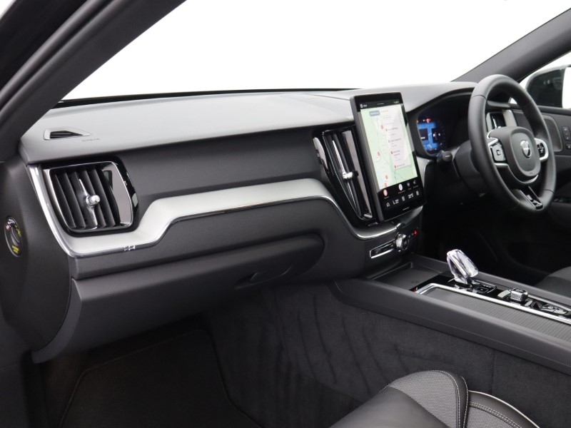 2025 (75) VOLVO XC60 2.0 B5P Plus Black Edition 5dr AWD Geartronic 5251159