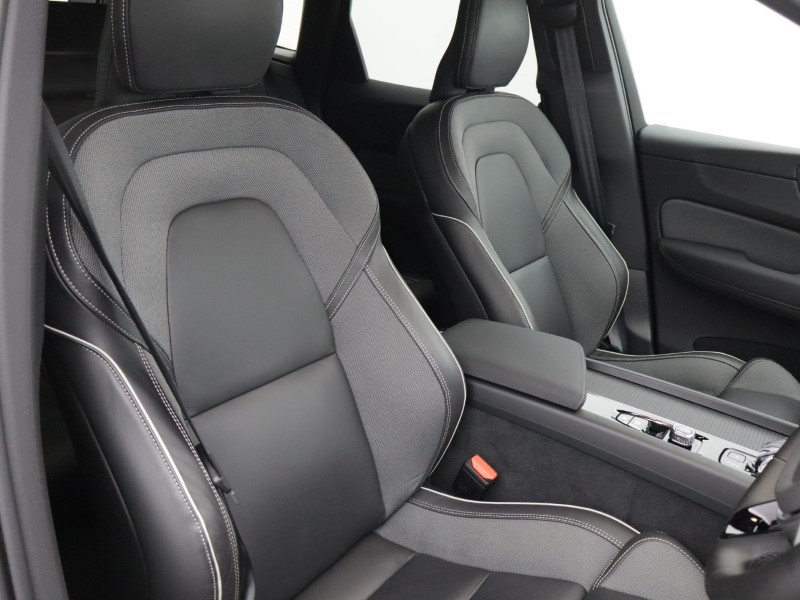 2025 (75) VOLVO XC60 2.0 B5P Plus Black Edition 5dr AWD Geartronic 5251156