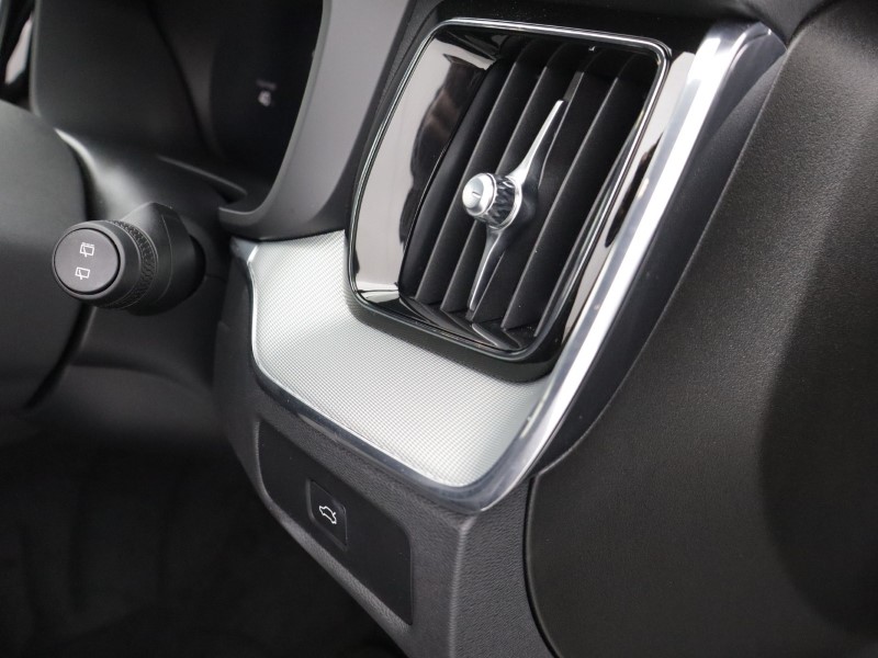 2025 (75) VOLVO XC60 2.0 B5P Plus Black Edition 5dr AWD Geartronic 5251153