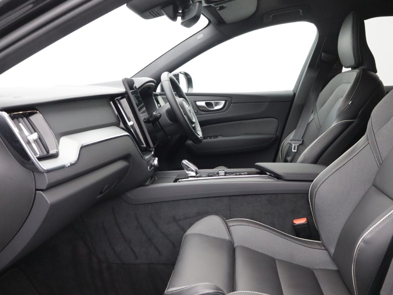 2025 (75) VOLVO XC60 2.0 B5P Plus Black Edition 5dr AWD Geartronic 5251146