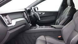 2025 (75) VOLVO XC60 2.0 B5P Plus Black Edition 5dr AWD Geartronic 5251146