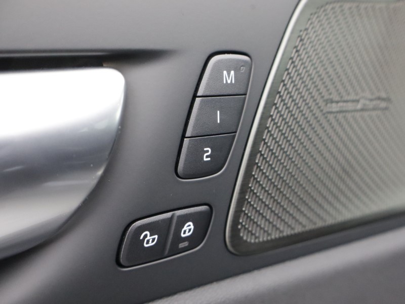 2025 (75) VOLVO XC60 2.0 B5P Plus Black Edition 5dr AWD Geartronic 5251161