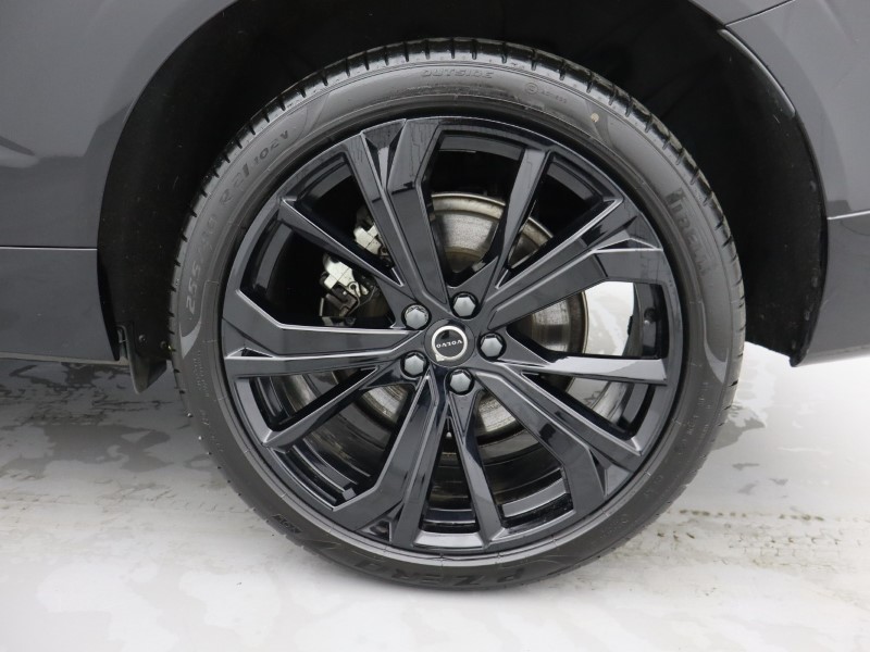 2025 (75) VOLVO XC60 2.0 B5P Plus Black Edition 5dr AWD Geartronic 5251144