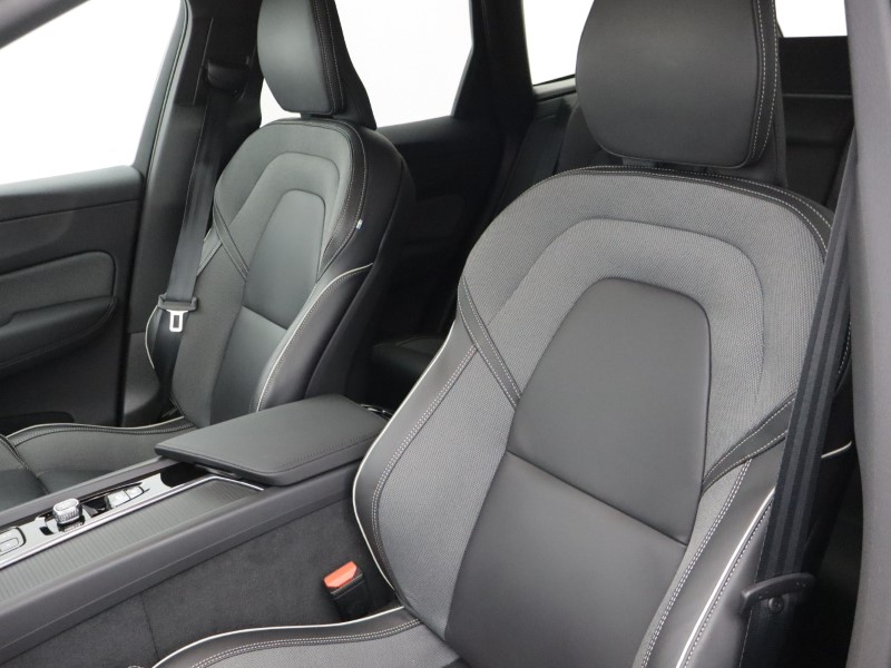 2025 (75) VOLVO XC60 2.0 B5P Plus Black Edition 5dr AWD Geartronic 5251158