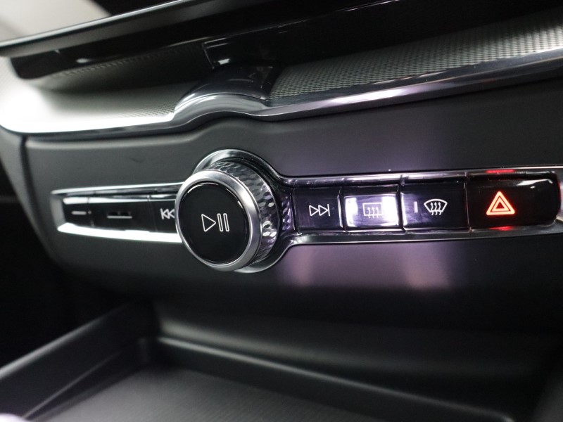 2025 (75) VOLVO XC60 2.0 B5P Plus Black Edition 5dr AWD Geartronic 5251180