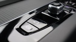 2025 (75) VOLVO XC60 2.0 B5P Plus Black Edition 5dr AWD Geartronic 5251182