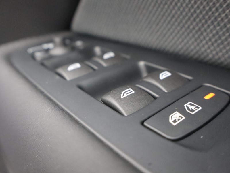 2025 (75) VOLVO XC60 2.0 B5P Plus Black Edition 5dr AWD Geartronic 5251150