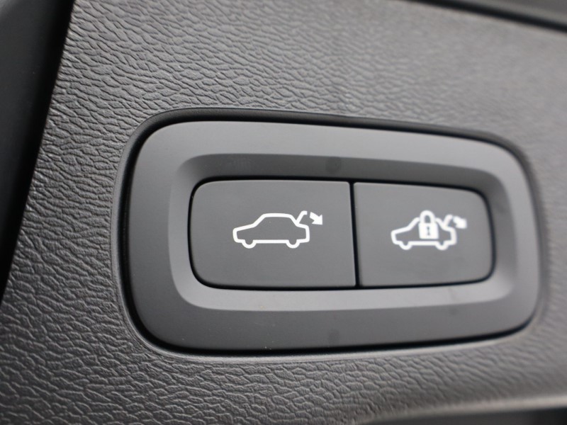 2025 (75) VOLVO XC60 2.0 B5P Plus Black Edition 5dr AWD Geartronic 5251140