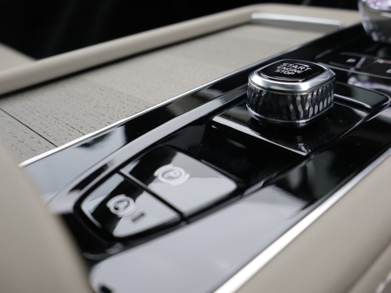 2025 (25) VOLVO XC90 2.0 B5P Plus Dark 5dr AWD Geartronic 5251388