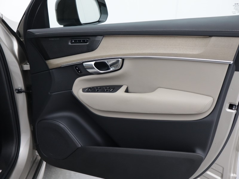 2025 (25) VOLVO XC90 2.0 B5P Plus Dark 5dr AWD Geartronic 5251351