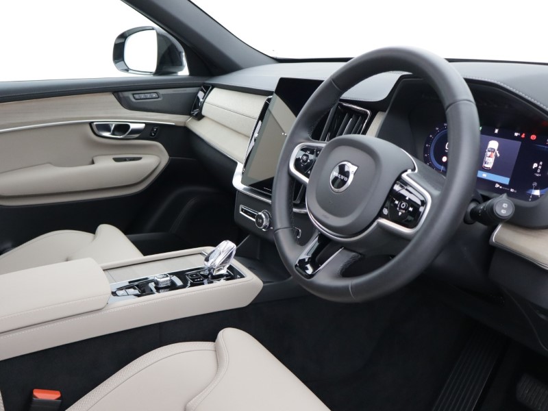 2025 (25) VOLVO XC90 2.0 B5P Plus Dark 5dr AWD Geartronic 5251360