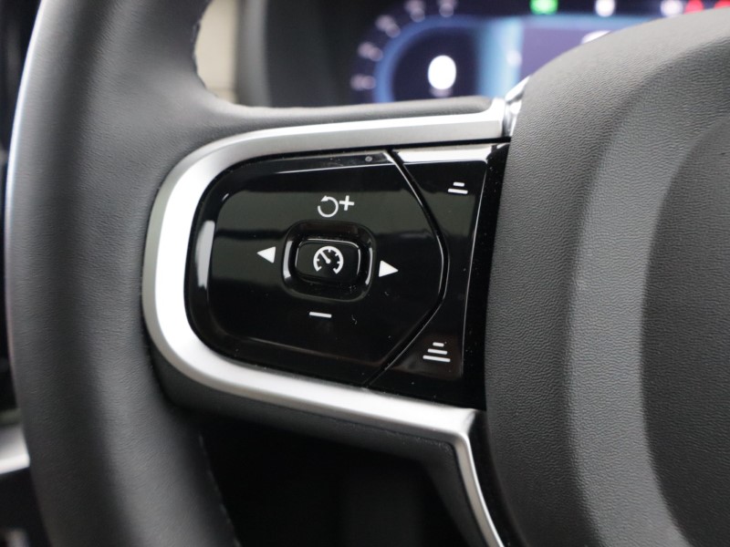 2025 (25) VOLVO XC90 2.0 B5P Plus Dark 5dr AWD Geartronic 5251377