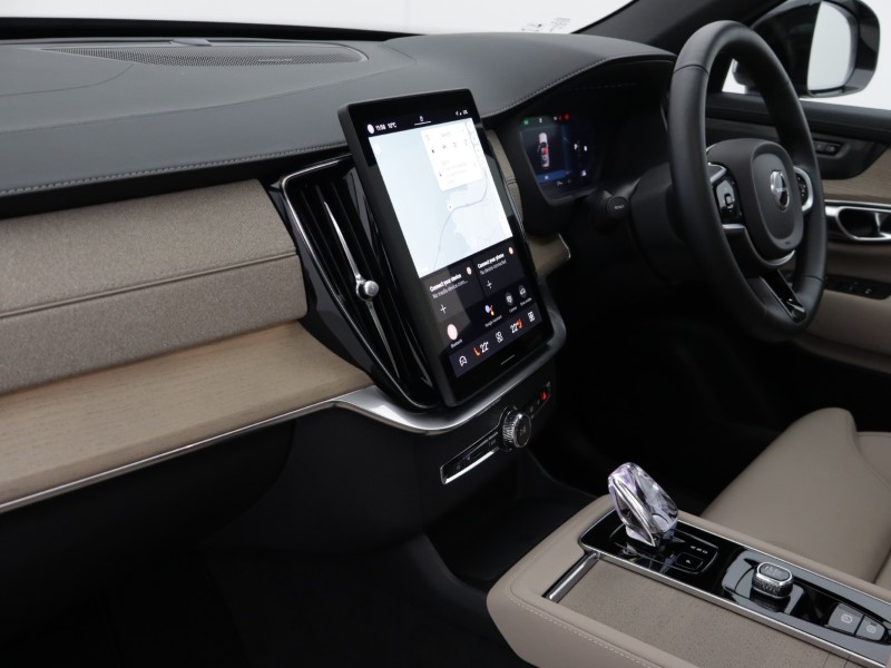 2025 (25) VOLVO XC90 2.0 B5P Plus Dark 5dr AWD Geartronic 5251363