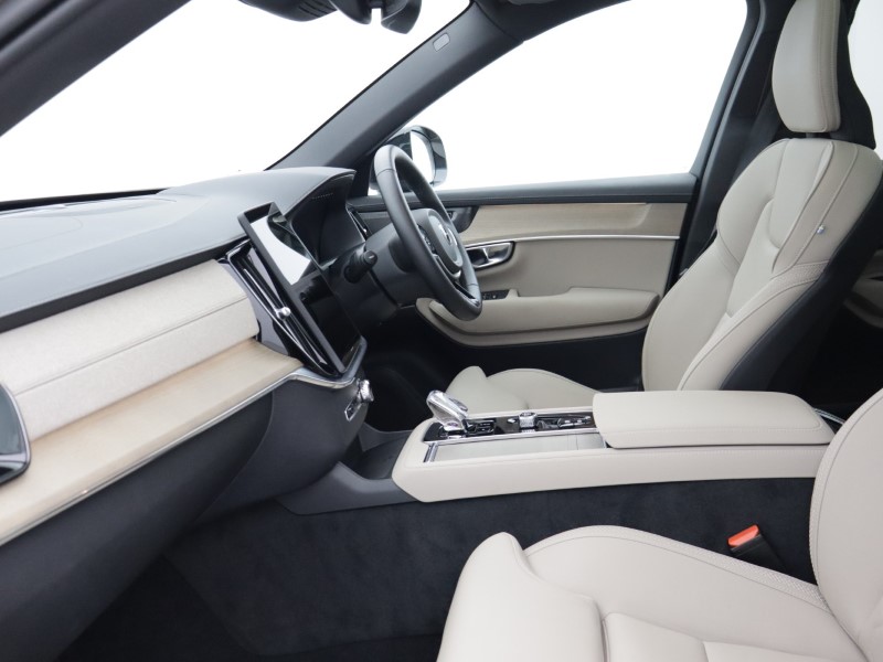 2025 (25) VOLVO XC90 2.0 B5P Plus Dark 5dr AWD Geartronic 5251347