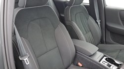 2026 (26) VOLVO XC40 2.0 B3P Plus Dark 5dr Auto 5429855