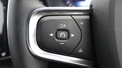 2026 (26) VOLVO XC40 2.0 B3P Plus Dark 5dr Auto 5429868