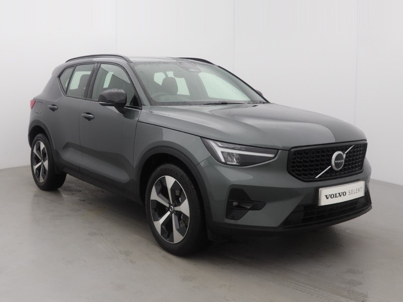 2026 (26) VOLVO XC40 2.0 B3P Plus Dark 5dr Auto