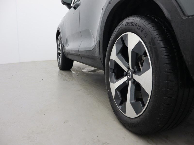 2026 (26) VOLVO XC40 2.0 B3P Plus Dark 5dr Auto 5429844