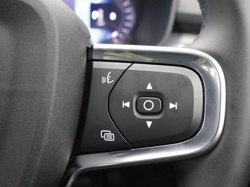 2026 (26) VOLVO XC40 2.0 B3P Plus Dark 5dr Auto 5429869