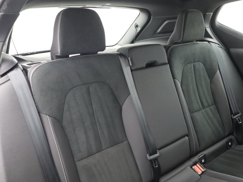 2026 (26) VOLVO XC40 2.0 B3P Plus Dark 5dr Auto 5429863