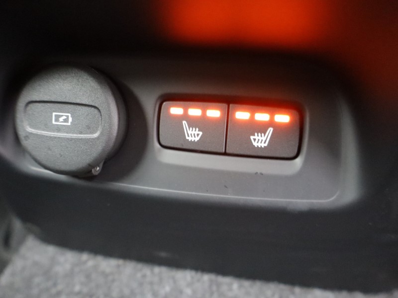 2026 (26) VOLVO XC40 2.0 B3P Plus Dark 5dr Auto 5429866
