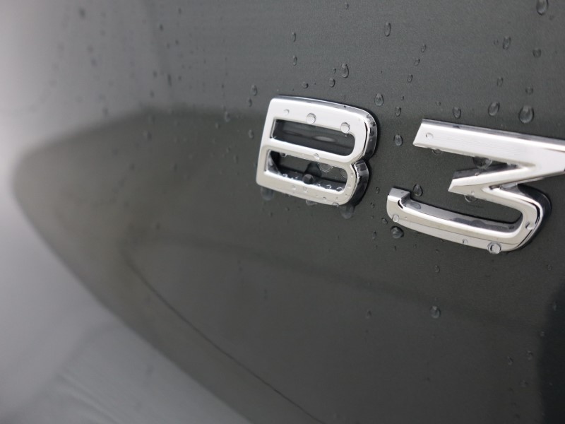 2026 (26) VOLVO XC40 2.0 B3P Plus Dark 5dr Auto 5429838
