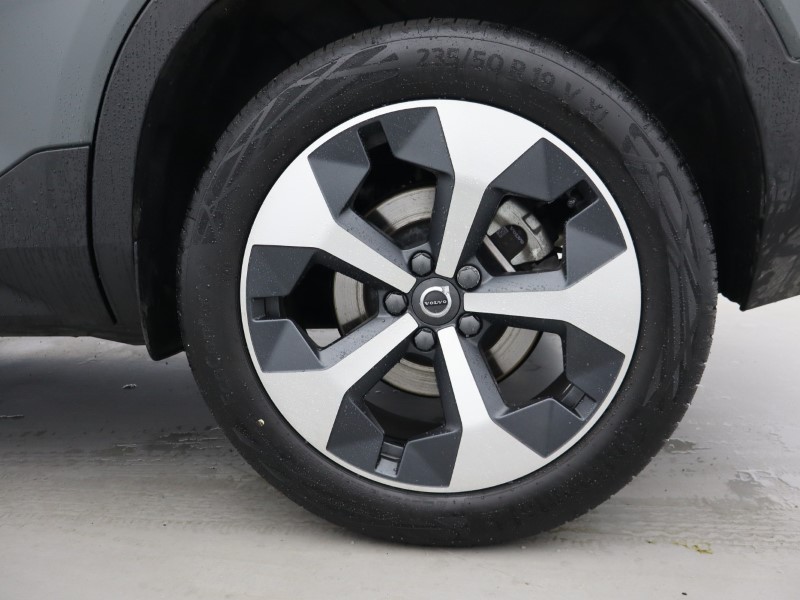 2026 (26) VOLVO XC40 2.0 B3P Plus Dark 5dr Auto 5429843