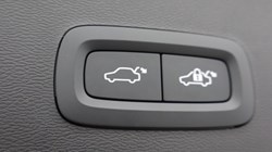 2026 (26) VOLVO XC40 2.0 B3P Plus Dark 5dr Auto 5429840