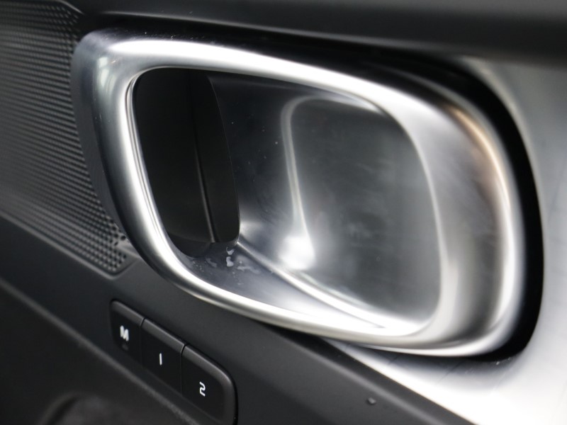 2026 (26) VOLVO XC40 2.0 B3P Plus Dark 5dr Auto 5429850