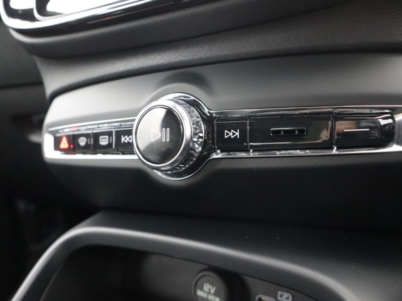 2026 (26) VOLVO XC40 2.0 B3P Plus Dark 5dr Auto 5429878