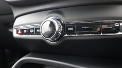 2026 (26) VOLVO XC40 2.0 B3P Plus Dark 5dr Auto 5429878