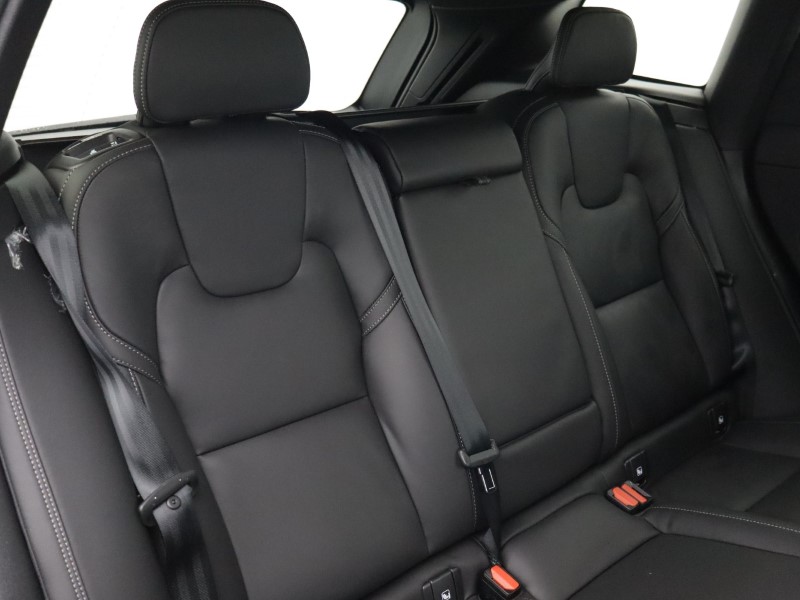 2026 (26) VOLVO XC60 2.0 B5P Plus Pro Black Edition 5dr AWD Geartronic 5174573