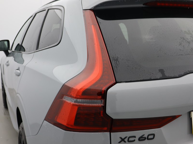 2026 (26) VOLVO XC60 2.0 B5P Plus Pro Black Edition 5dr AWD Geartronic 5174546