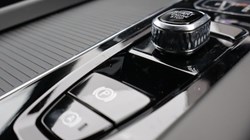 2026 (26) VOLVO XC60 2.0 B5P Plus Pro Black Edition 5dr AWD Geartronic 5174590