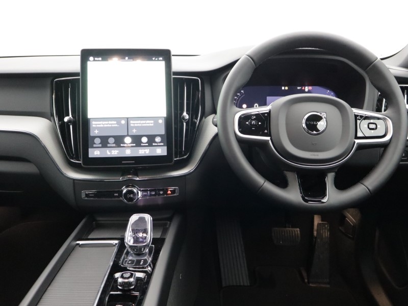 2026 (26) VOLVO XC60 2.0 B5P Plus Pro Black Edition 5dr AWD Geartronic 5174578