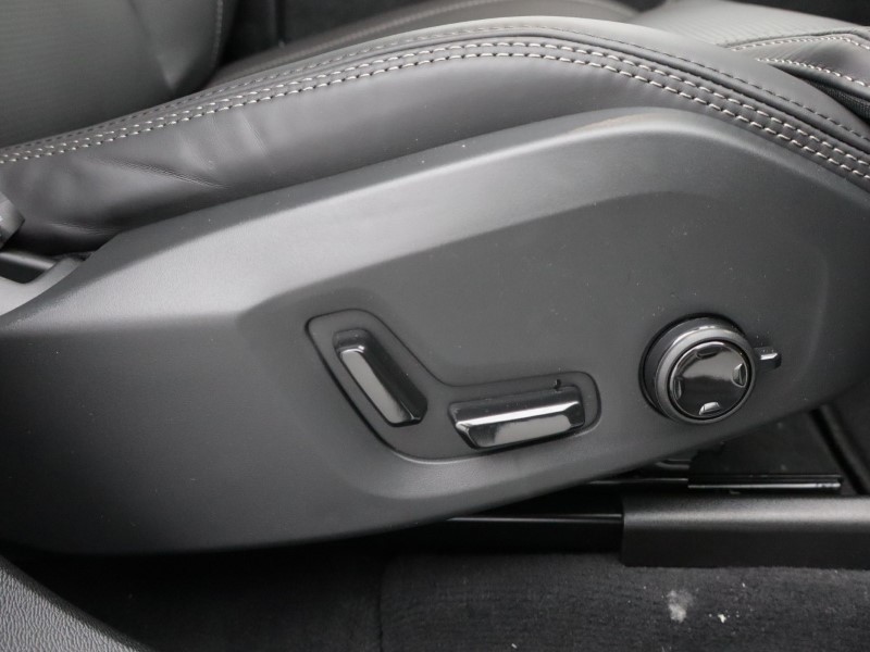 2026 (26) VOLVO XC60 2.0 B5P Plus Pro Black Edition 5dr AWD Geartronic 5174563